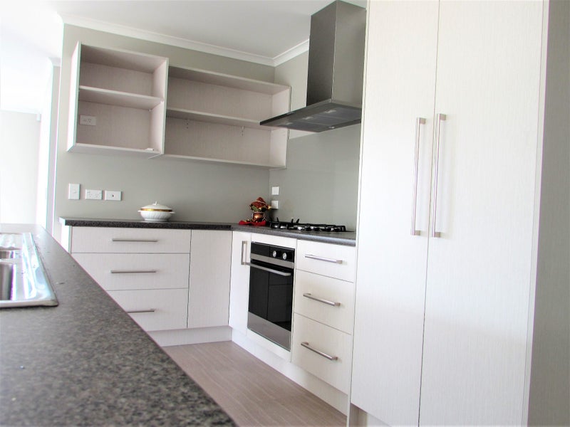 17 Poulson Grove, Trentham, Upper Hutt - Carousel 2