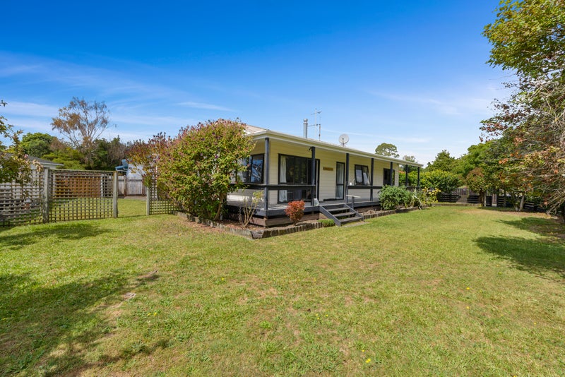 40 Aquarius Drive, Kawaha Point, Rotorua - Carousel 1