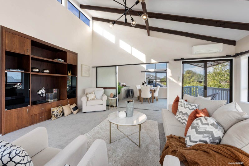 10A Harrybrook Road, Green Bay, Auckland - Carousel 2