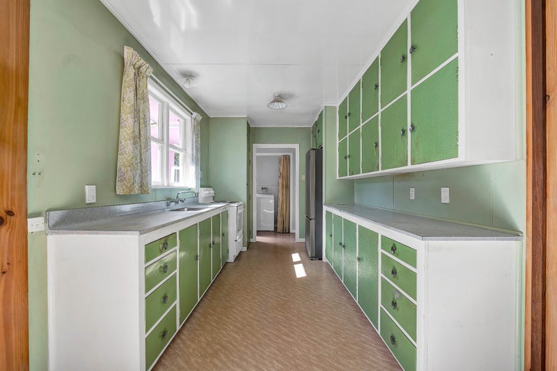 71 Awanui Street, Merrilands, New Plymouth - Carousel 2