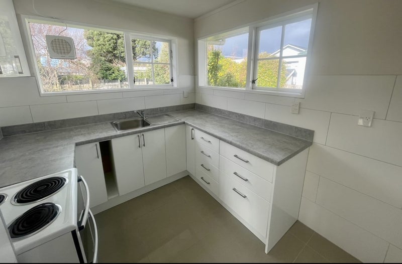 2/18 Devonshire Road, Miramar, Wellington - Carousel 2