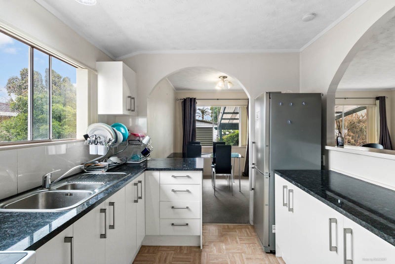 1/30 Challen Close, Conifer Grove, Takanini - Carousel 2