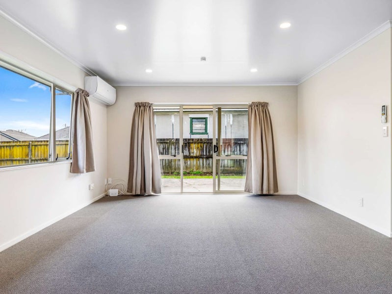 12/36 Growers Lane, Mangere East, Auckland - Carousel 2