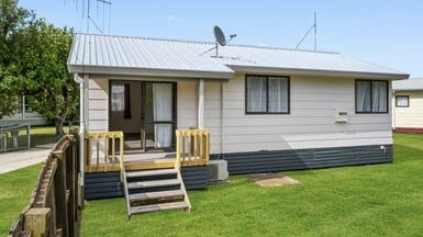 1 Langdon Lane, Melville, Hamilton - Carousel 1