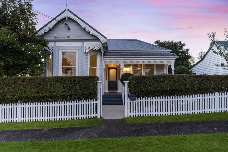 100 Selwyn Street, Onehunga, Auckland - Carousel 1