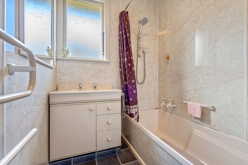 17 Bell Crescent, Concord, Dunedin - Carousel 14