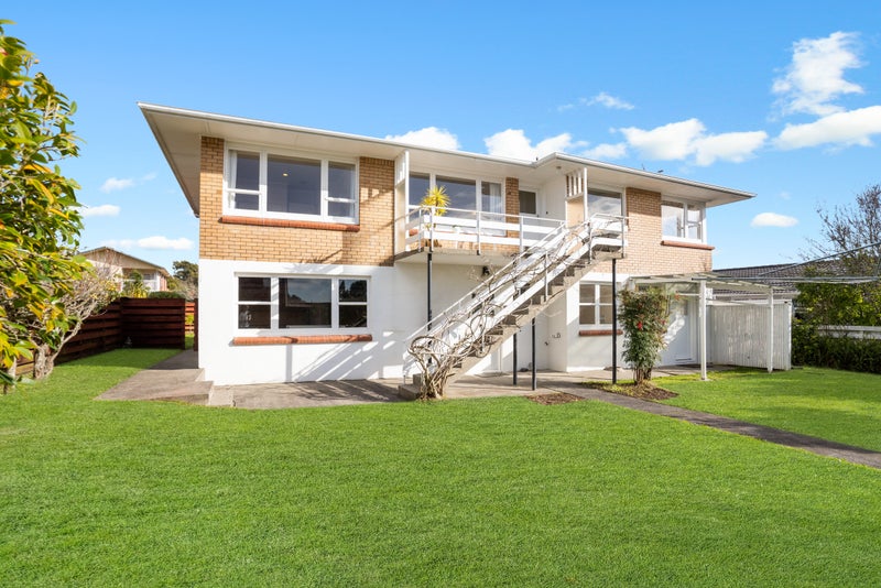 27 The Crest, Sunnyhills, Auckland - Carousel 2