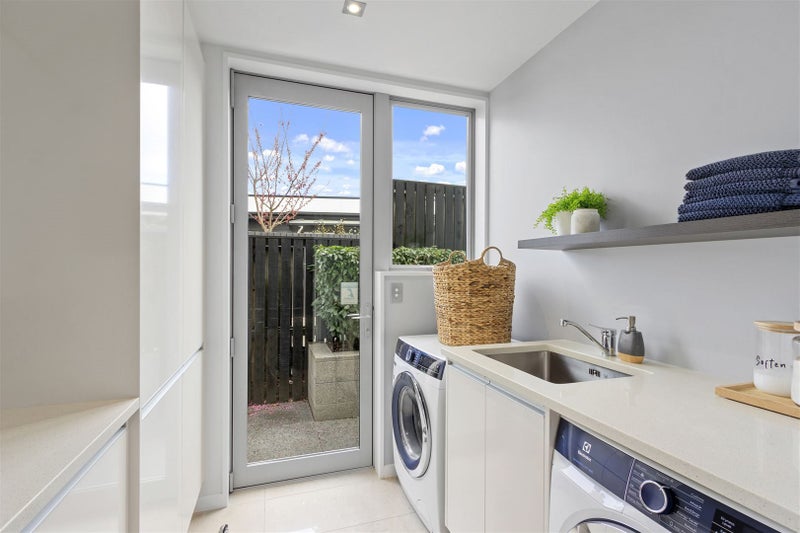 37 McDougall Avenue, St Albans, Christchurch - Carousel 30
