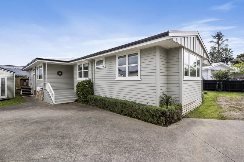 59 Graham Avenue, Te Atatu Peninsula, Auckland - Carousel 1