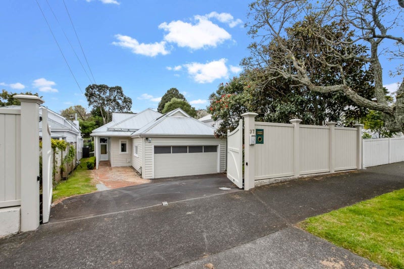 37 Prospect Terrace, Mount Eden, Auckland - Carousel 1