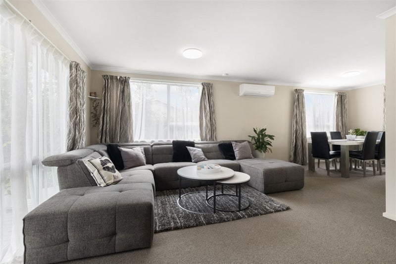 4 Denniston Crescent, Redwood, Christchurch - Carousel 1