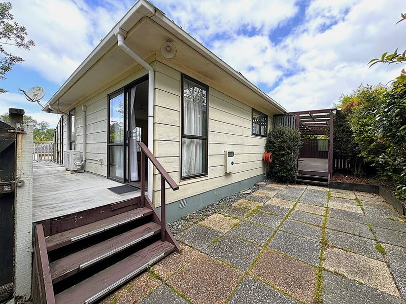3 Benita Place, Sunnyvale, Auckland - Carousel 1