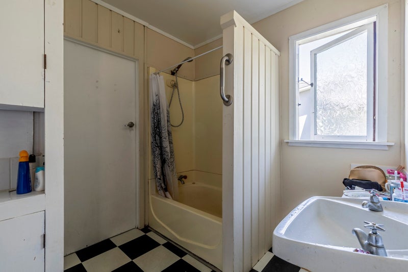 50 Hebron Road, Waiake, Auckland - Carousel 21