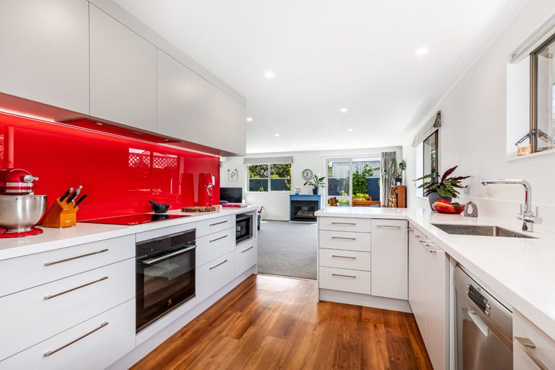 30 Fairfield Avenue, Fairfield, Lower Hutt - Carousel 2