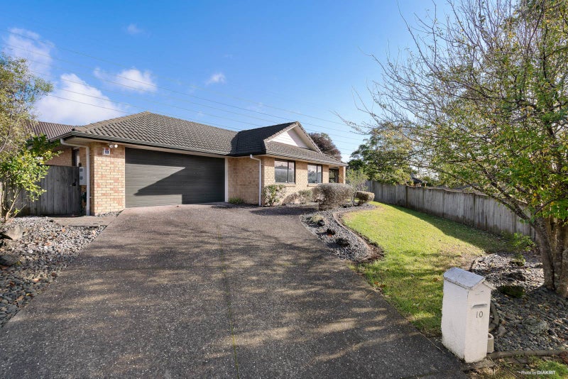 10 Earnslaw Crescent, Clover Park, Auckland - Carousel 2