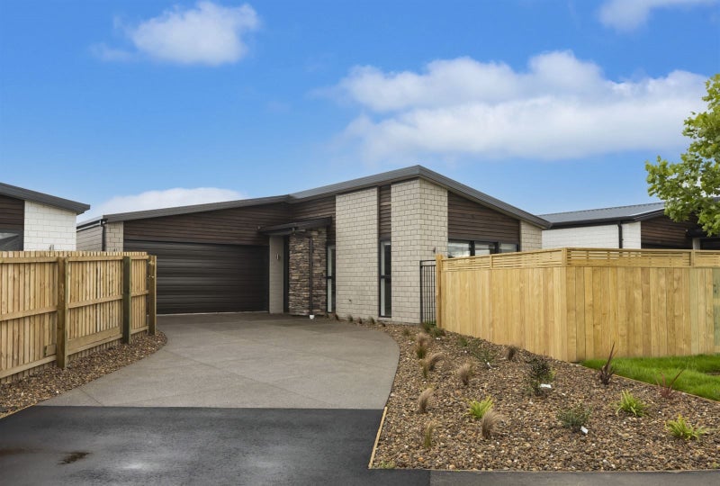 2 Lussa Close, Broomfield, Christchurch - Carousel 1