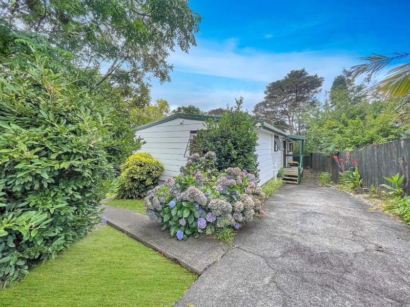 22 Randal Place, Bayview, Auckland - Carousel 2