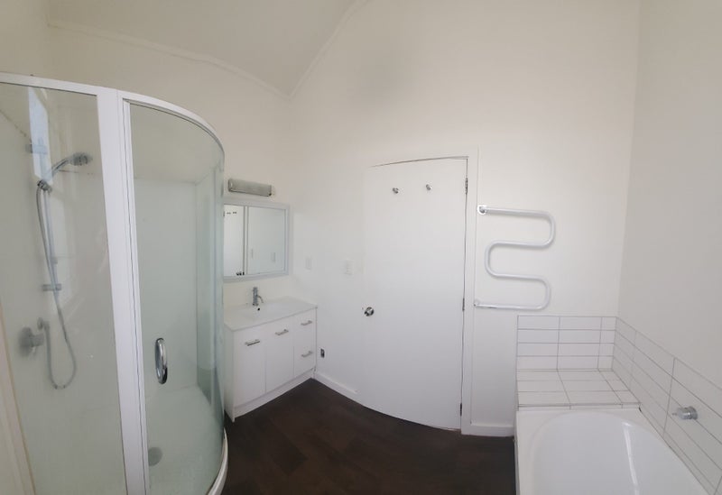 16 Edinburgh Terrace, Berhampore, Wellington - Carousel 14