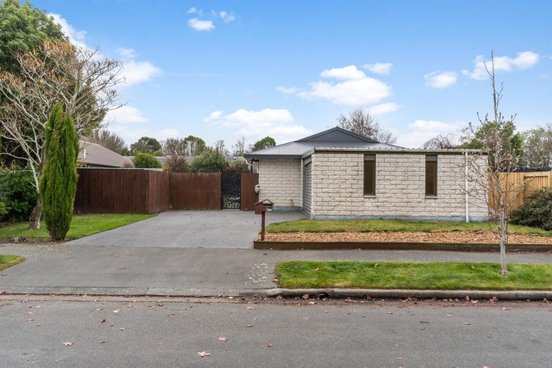 5 Kruse Place, Redwood, Christchurch - Carousel 2