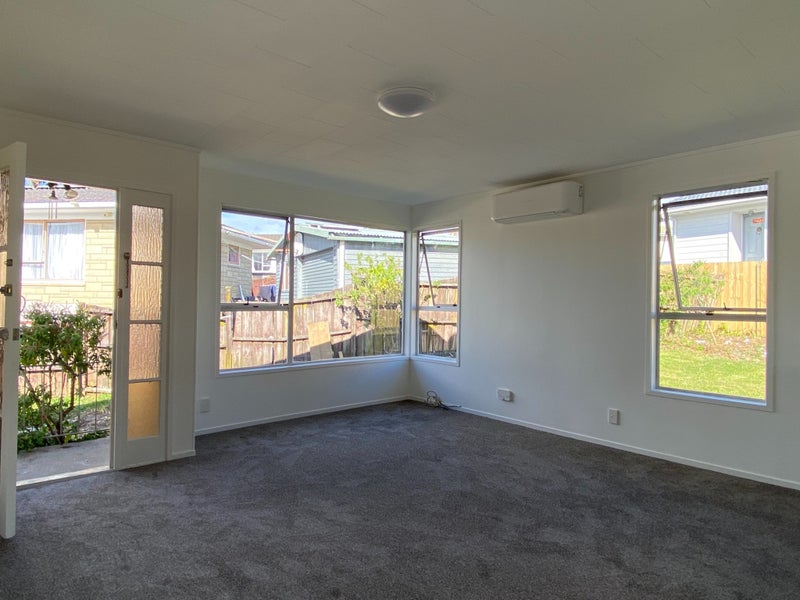 1/5 Charntay Avenue, Clover Park, Auckland - Carousel 2