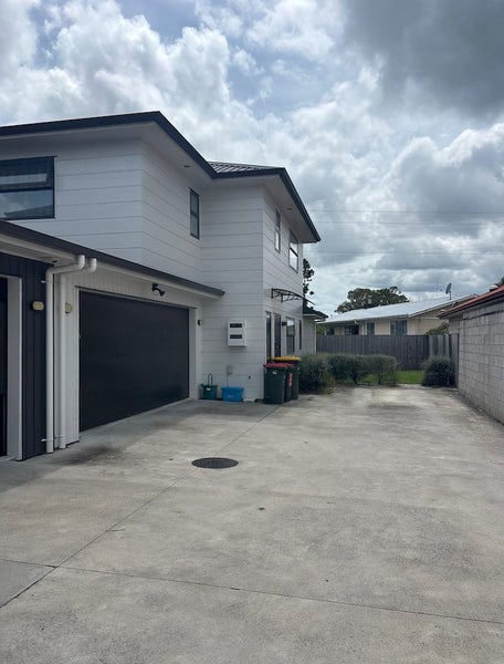 2B Yorkshire Road, Silverdale, Hamilton - Carousel 1