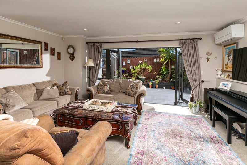 11/102 Greenhithe Road, Greenhithe, Auckland - Carousel 2