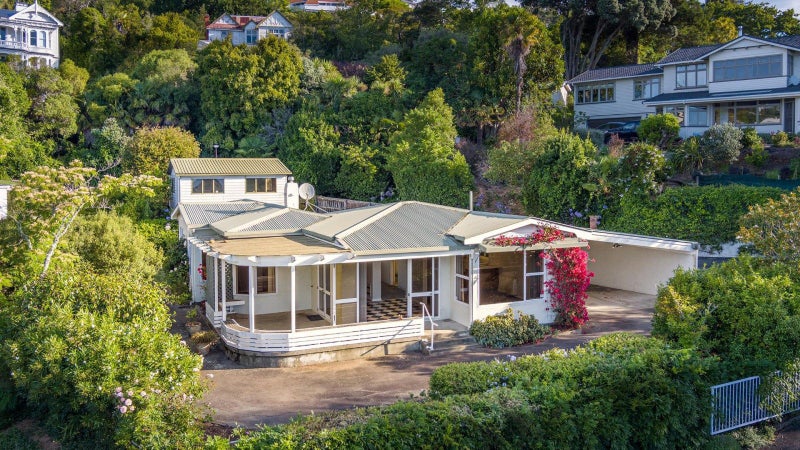 2 Whitby Road, Britannia Heights, Nelson - Carousel 2