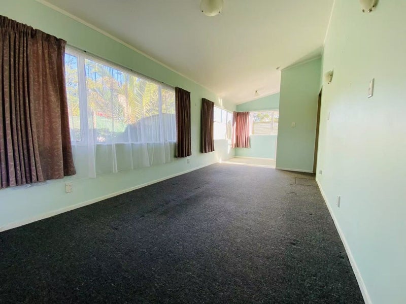 71 Godley Road, Green Bay, Auckland - Carousel 2