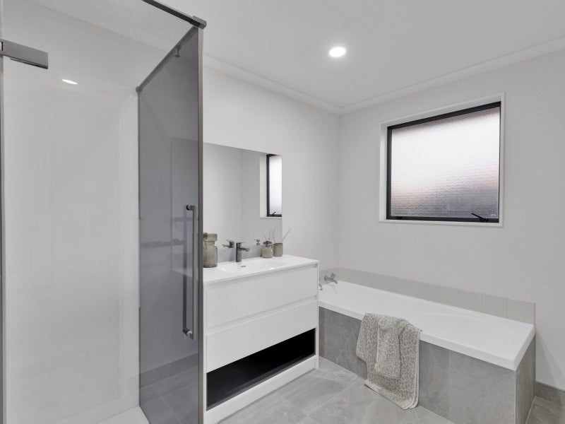 5 Chancery Close, Hamilton East, Hamilton - Carousel 12