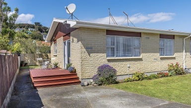 1/40 Camperdown Road, Miramar, Wellington - Carousel 1