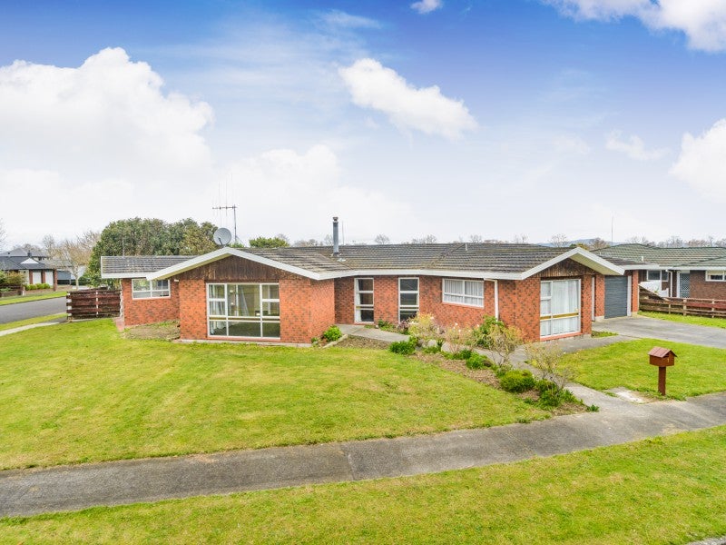 1 Wedgwood Grove, Highbury, Palmerston North - Carousel 1
