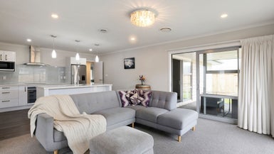 16 Oolong Court, Huntington, Hamilton - Carousel 1