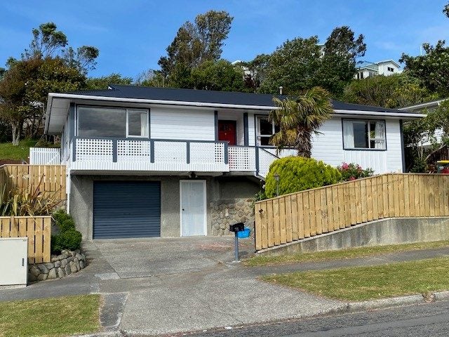 16 Waipounamu Drive, Kelson, Lower Hutt - Carousel 1