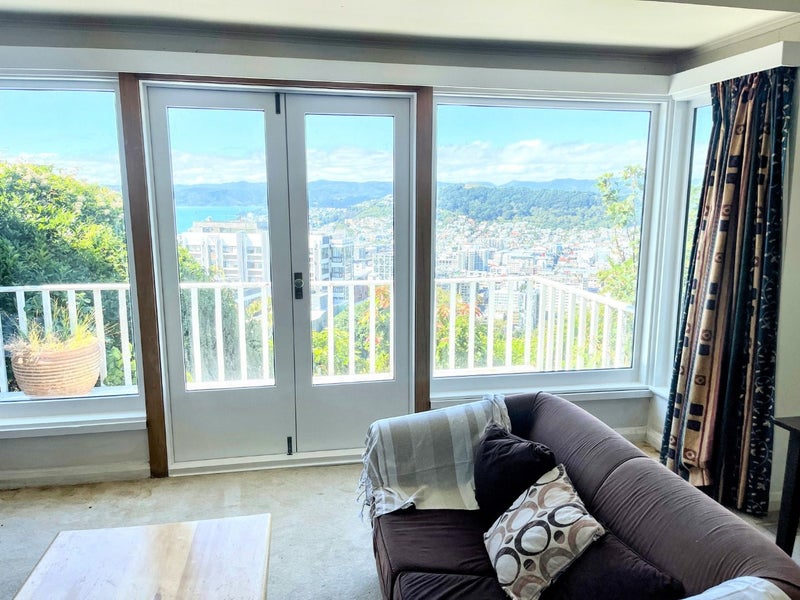 2 Springfield Terrace, Kelburn, Wellington - Carousel 2