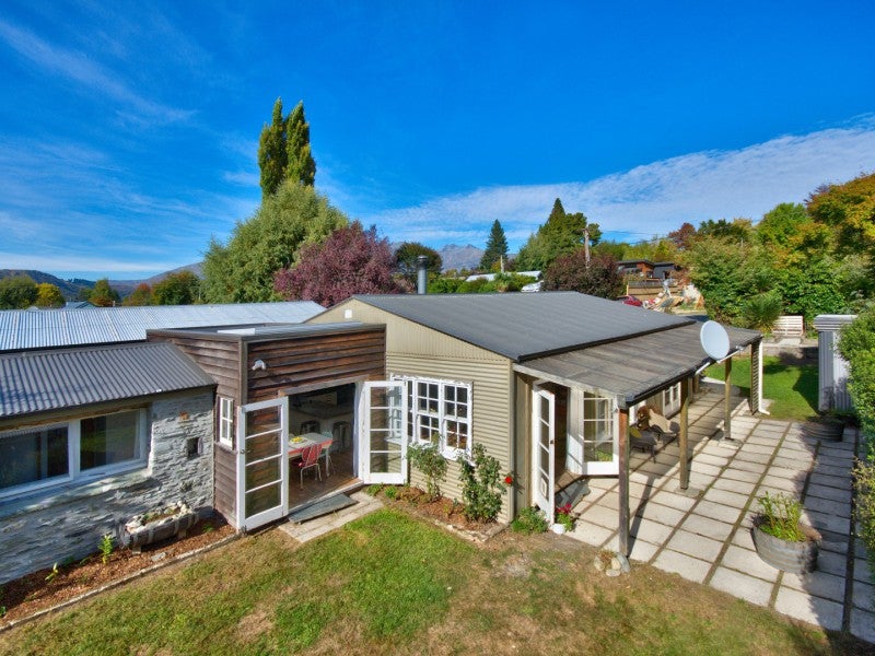 5 Criterion Street, Arrowtown, Arrowtown - Carousel 2