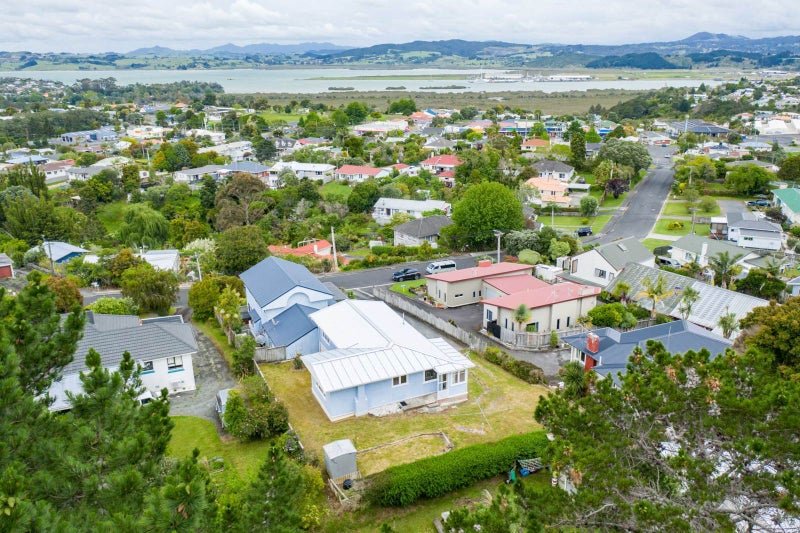 21 Commins Road, Onerahi, Whangarei - Carousel 1