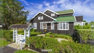 1/3 Lansdowne Street, Bayswater, Auckland - Carousel 1