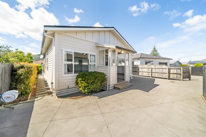 8B Awamutu Grove, Waiwhetu, Lower Hutt - Carousel 20