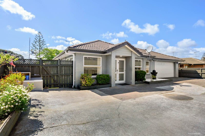 7 Sarteano Drive, Manurewa, Auckland - Carousel 1
