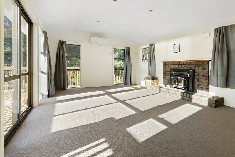 41 Lyndfield Lane, Newlands, Wellington - Carousel 1