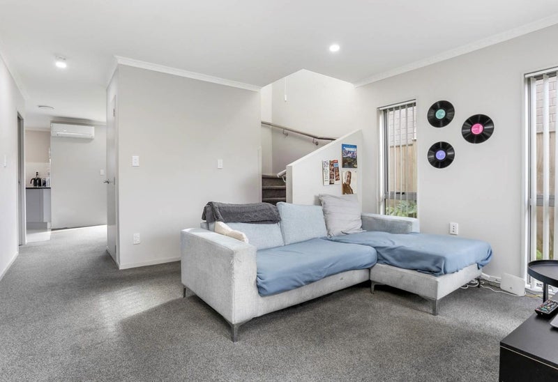 3/2 Princes Avenue, Three Kings, Auckland - Carousel 2