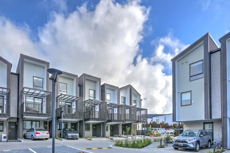 7/32A Westgate Drive, Westgate, Auckland - Carousel 1