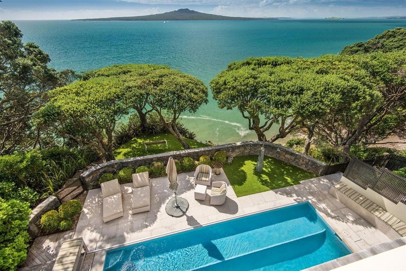 12A Seacliffe Avenue, Belmont, Auckland - Carousel 1