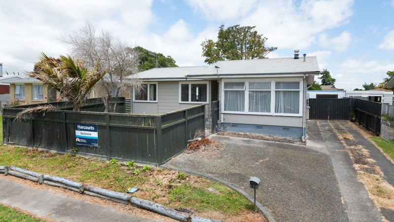 52 Halswell Crescent, Westbrook, Palmerston North - Carousel 1