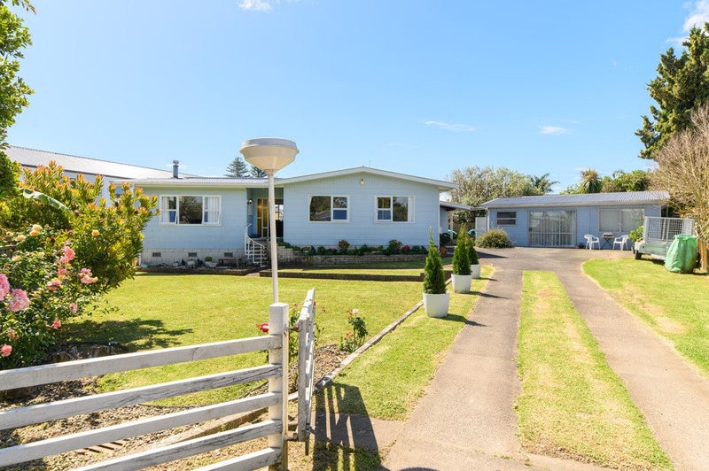 16 Blanes Road, Weymouth, Auckland - Carousel 1