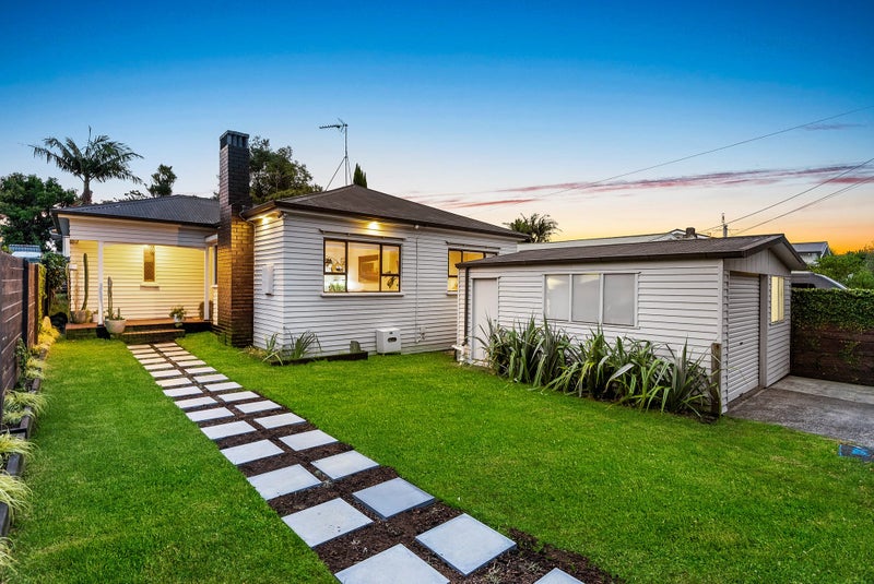 20 Warwick Street, Morningside, Auckland - Carousel 2