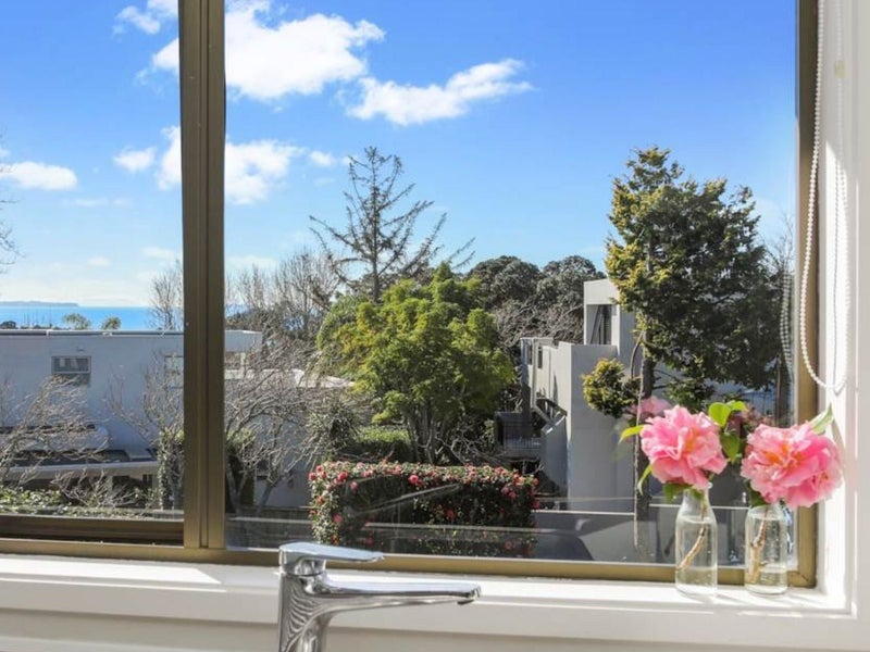 3/20 Castor Bay Road, Castor Bay, Auckland - Carousel 2