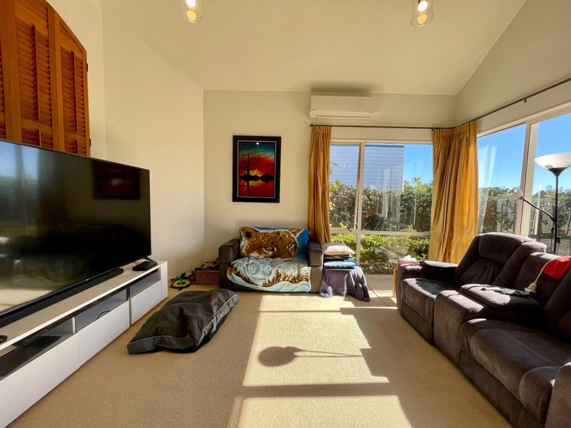 12A Rutherford Terrace, Meadowbank, Auckland - Carousel 2