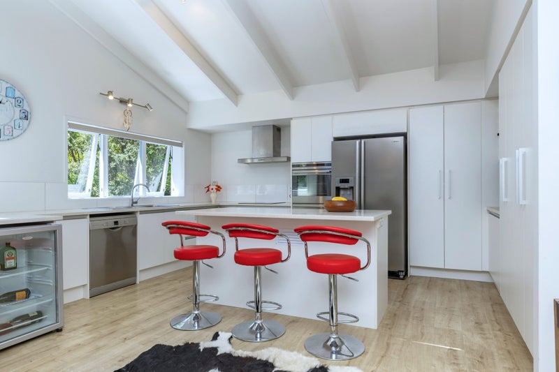 55 Bush Road, Waiatarua, Auckland - Carousel 2