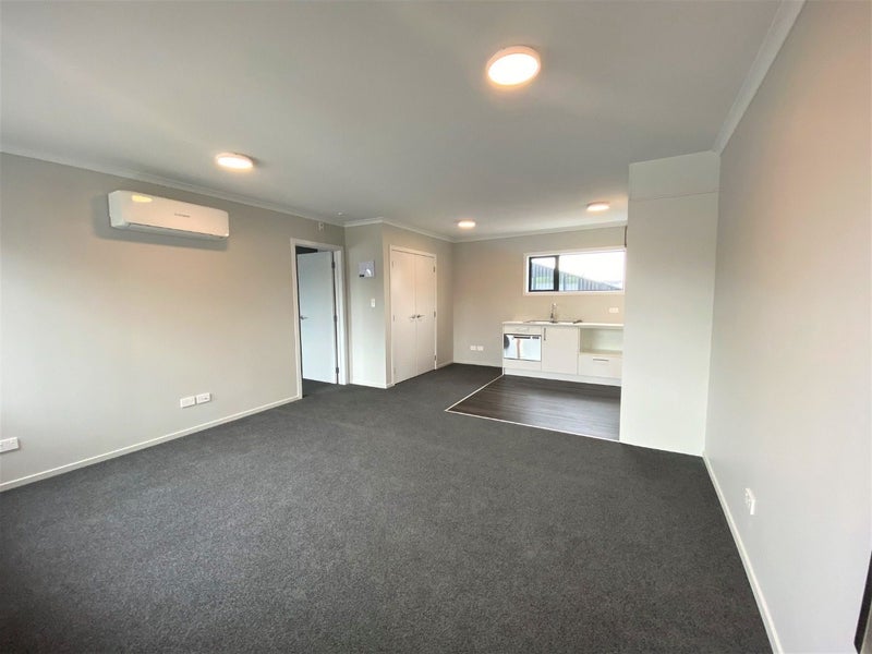 206/17 Vialou Street, Hamilton Central, Hamilton - Carousel 2